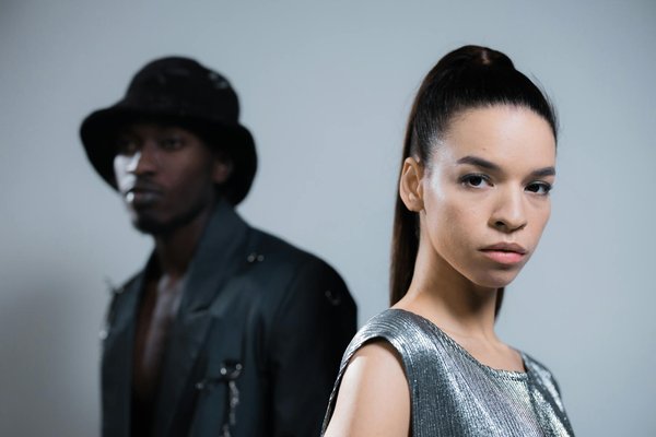 Découvrez la djellaba garçon : élégance et confort à chaque pas.